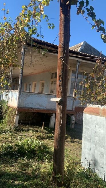 ağdaşda ev: 6 otaqlı, 1700 kv. m, Təmirsiz