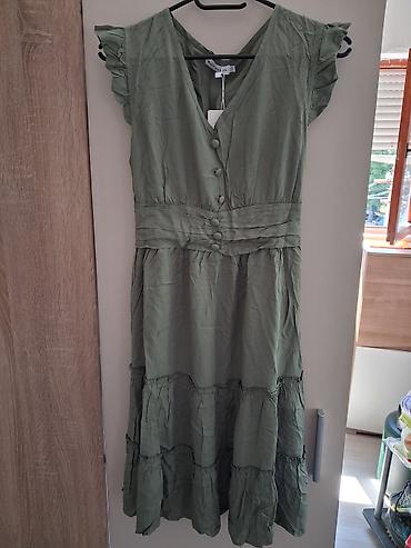 braon baletanke: Haljina Just Woman – maslinasto zelena, veličina L/XL - Dužina: midi — 1