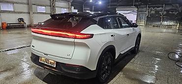 Другой электротранспорт: Электромобиль кроссовер (белый кузов, черная крыша) DONGFENG AEOLUS L7 — 6