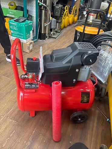 35 bit: Компрессор D-MAX, передвижной Основные характеристики (с шильдика): - — 3