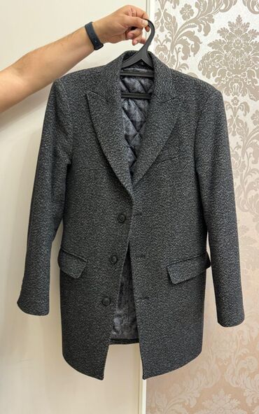 стеганое пальто мужское: Продаю пальто.
Цена 3000 сом.
48-50