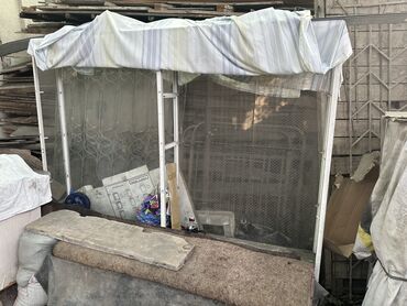 Витрины: Продам витрину. Цена договорная. В центре