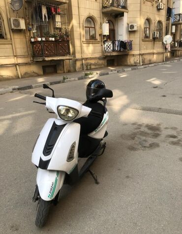 питбайк в баку цена: (BARTER VAR İPHONE İLE)Ağ rəngli şəhər skuterı – “ZigZag” loqolu