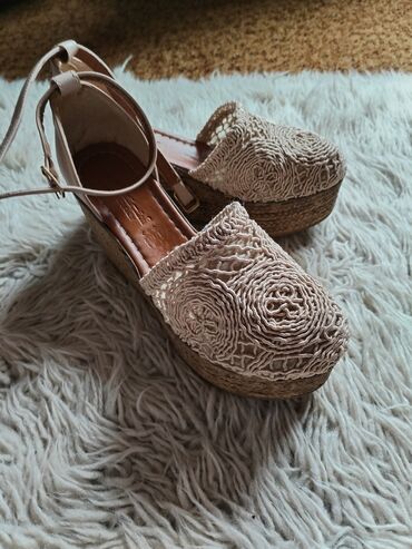 grubin japanke sandale: Sandals, 37