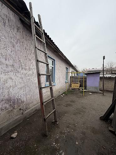 Продажа полдома: Продаю 2х комнатный дом барачного типа в Кызыл-Аскере,по улице — 7