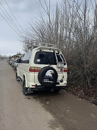 на гелика: Mitsubishi Space Gear: 2002 г., 3 л, Автомат, Минивэн — 3