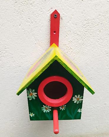 Digər quşlar: Quş yuvası Olçüsü 15*12*12 - Material: ağac - Dizayn: sarı damlı, ön — 27