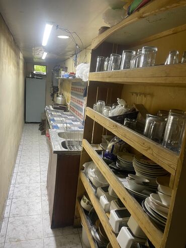 Restoran, kafelər: İcarəyə verilir: Lütfi Zadə küçəsində yol kənarında, ikinci mərtəbədə — 3