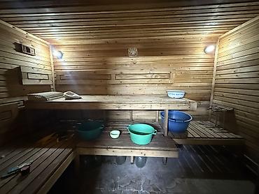 Продажа коттеджей и домов: Продаю дом с участком по ул.Куренкеева/Т.Молдо, р-н Церкви, участок — 18