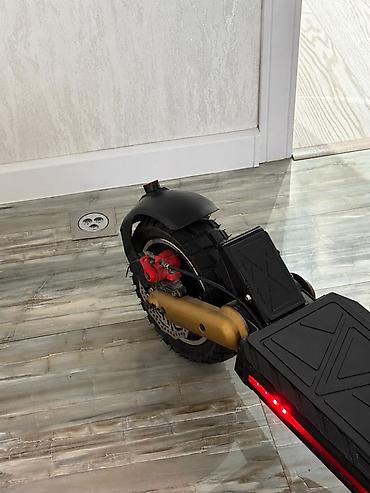 Elektrik nəqliyyatı: İşlənmiş Elektrik samokat 10", > 1000 Vt, > 45 km/s, Ünvandan götürmə — 3