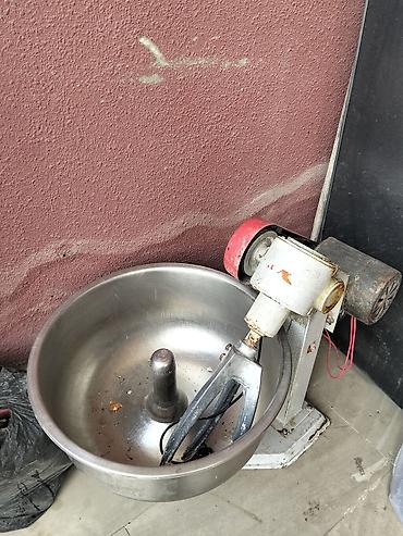 Restoran, kafe avadanlığı: 35 kq xəmir yoğurma maşını - Tutum: 35 kq - Qiymət: 650 AZN (şəkildə — 2