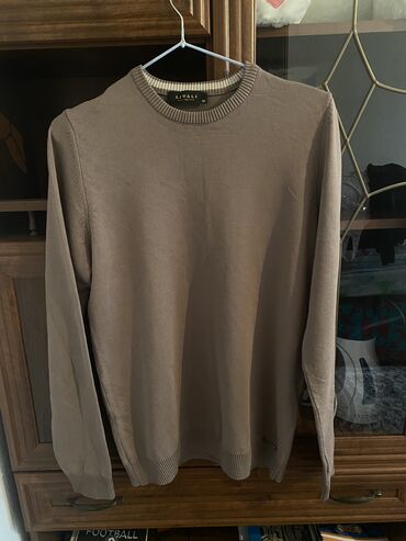 набор одежды: Мужской свитер, Турция размер м абсолютно новый всего один выход