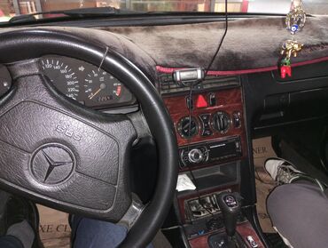 Mercedes-Benz: Mercedes-Benz C-Class: 2 l | 1997 il Sedan — 7