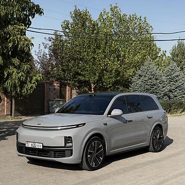 nardo grey: Lixiang L9: 2025 г., 1.5 л, Автомат, Гибрид, Внедорожник — 1