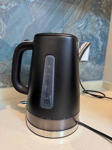 Электрический чайник Russell Hobbs 26140-70/RH Работает отлично, на