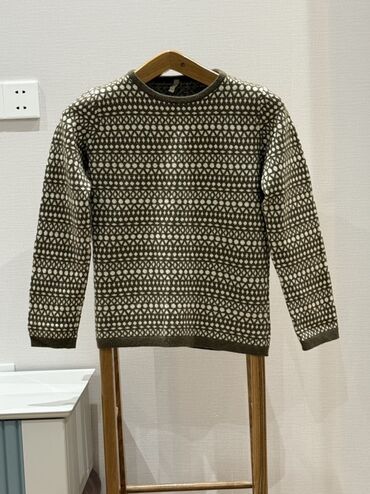 Dəstlər, kostyumlar: Heresi bir iki defe geyilib, S/M, M/L olchulerdir. Qitmeti 30-50 — 7