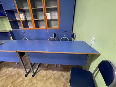 куплю бу мебел: Балдар үчүн үстөл, Колдонулган, Жыгач, Өзү алып кетүү