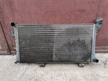 Auto delovi: Hladnjak Lada 21213 Niva br.2. Polovno, ocuvano. Skinuto a — 1