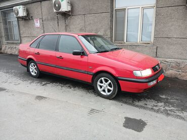 Volkswagen: Volkswagen Passat: 1994 г., 1.8 л, Механика, Бензин, Седан