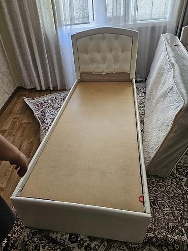 Односпальная кровать, Б/у, С ящиком для хранения, длина - 185 см