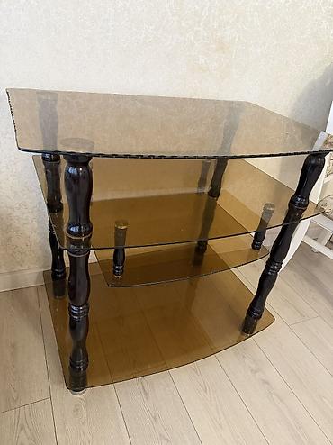 study table: Стильный столик с тонированным стеклом и красивыми деревянными — 3