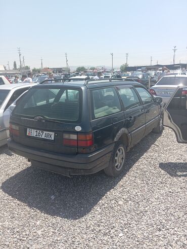 вариантка авто: Volkswagen Passat Variant: 1992 г., 1.8 л, Механика, Бензин, Фургон