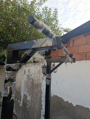 İnformatika: Metall turnik-dip stansiyası - Material: qalın divarlı metal