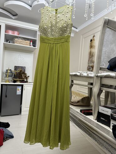 платье зеленое: Вечернее платье, Коктейльное, Длинная модель, Шифон, Без рукавов, Камни, S (EU 36), M (EU 38)