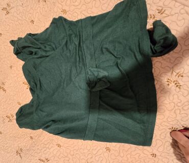 Qadın şalvarları: Bu dəstə müxtəlif üslublu dörd qadın şalvarı və bir qara ətək — 19