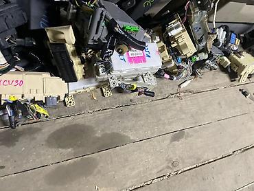 Капоты и комплектующие: Петли капота Toyota, Б/у, Оригинал — 5