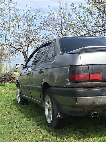 прямоток ош: Volkswagen Passat: 1990 г., 1.8 л, Кол менен иштөөчү, Газ, Седан — 3