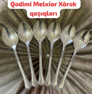 qaşığ: Dekorativ naxışlı 6ədəd gümüş qaşıq dəsti təklif olunur. Qaşıqlar