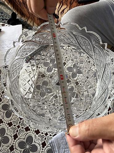 xrustal vaz: Çexiyanın xrustal meyvə qabları. Hünd 20sm, diam 24sm. Cütü 140 man — 2