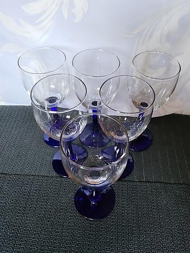 Čaše: Case nove,vintaz za vino,holandske. Case nove,sve na njima odsjaj od — 7