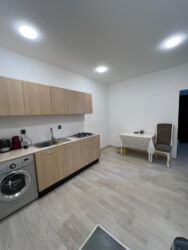 Uzunmüddətli kirayə mənzillər: Kirayə ev verilir 2 otaq kuxnastudiya təzə remontdan çıxıb hər bir — 8