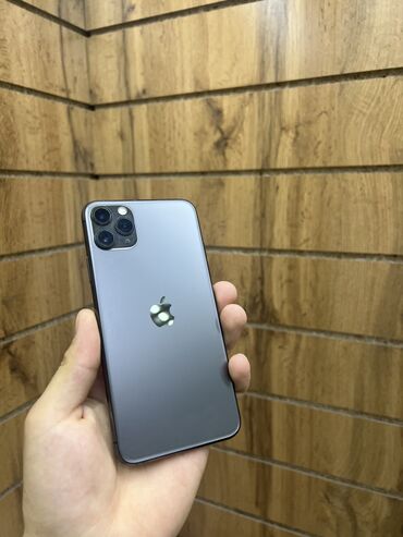 Apple iPhone: IPhone 11 Pro Max, Б/у, 256 ГБ, Черный, Наушники, Зарядное устройство, Защитное стекло, 82 %