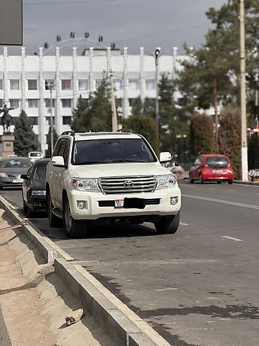 Toyota Land Cruiser: 2014 г., 4.6 л, Бензин