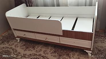 Beşiklər: Uşaq beşiyi – çevrilə bilən model - Material: laminat/MDF — 2