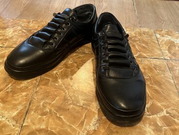 кожаный туфли: Продаю мужские мокасины 👞 в отличном состоянии почти новые надевал