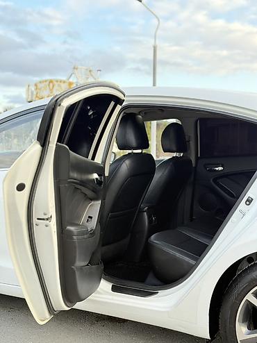 Kia: Kia K3: 1.6 l | 2014 il Sedan — 15