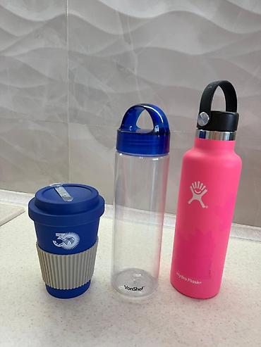 термосы оптом: Набор для напитков: термос-бутылка Hydro Flask, пластиковая бутылка — 1