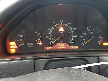 Mercedes-Benz: Mercedes-Benz E-Class: 2 l | 1997 il Sedan — 8