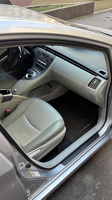 Toyota: Toyota Prius: 2015 г., 1.8 л, Вариатор, Бензин, Лифтбек — 9