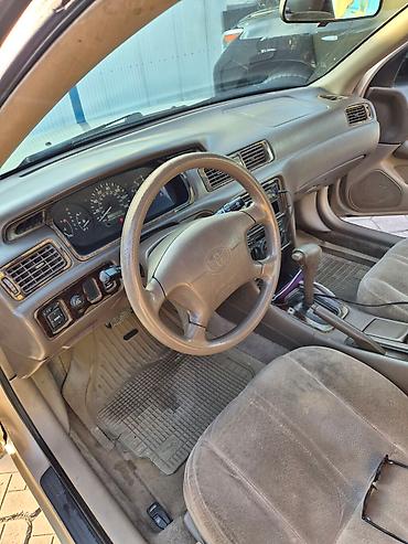 Транспорт: Toyota Camry: 1997 г., 2.2 л, Автомат, Бензин, Седан — 7