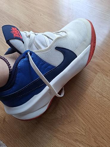 all star patike duboke: Patike za decu sa prepoznatljivim Nike dizajnom. Izrađene su od — 1