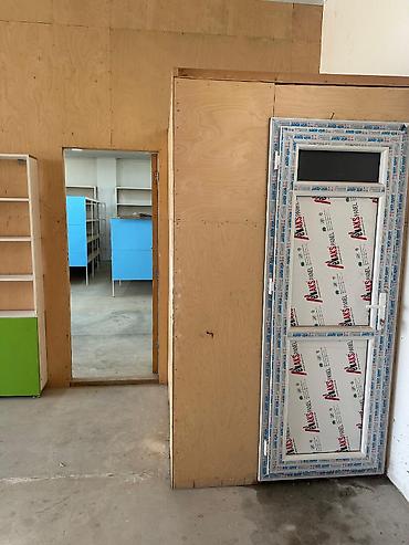 İcarəyə mağazalar: 🏢 200 kvm, yeni tikili mağaza 📍 Prospektdə 50 m məsafə, əsas yol — 7