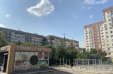 продаю квартиру 7мкр: 1 комната, 7 мкр Собственник, Семейным, от 6 месяцев, С мебелью полностью — 5