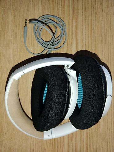 Slušalice: **BOSE®** Over-ear Slušalice sa specijalnim kablom — 18