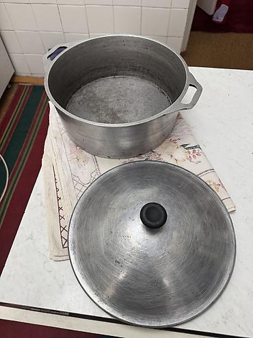 Вазы: Срочная продажа ‼️ Казаны Продаются советские казаны 1) Два казана — 10