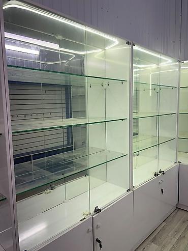 Бизнес үчүн жабдуулар: Торговое оборудование для магазина - Витринный модуль из стекла и — 1